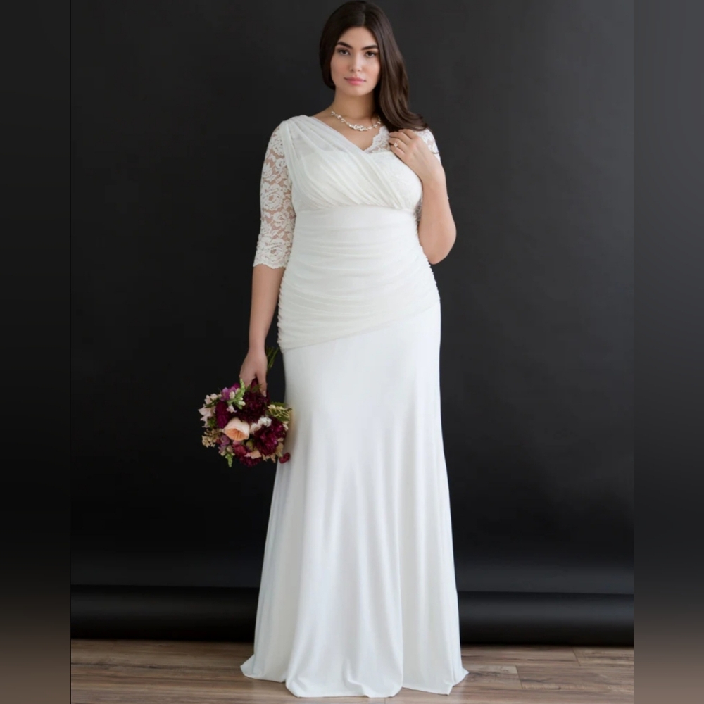NWT Kiyonna Bridal Womens Elegant White Ruched Waist Wedding Gown Size 2X PLUS